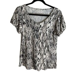 Maurices 24/7 V-Neck Snake Print Short Sleeve Top Women's Medium Blouse Casual